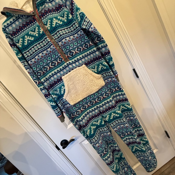 Cozy Blue Patterned Hooded Pajama Set - Picture 13 of 13